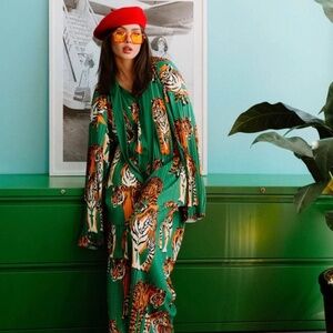 Dressed in LALA Pleated Set in Tiger Tales